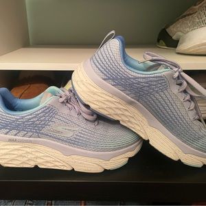 Sketcher Tennis Shoes